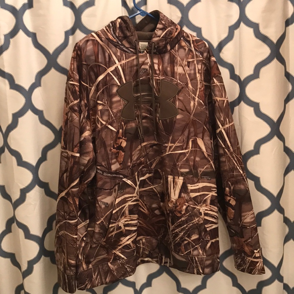 Camp Under Armour Sweatshirt